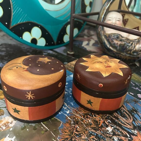 2 Vintage Celestial Trinket Box Wood Carved SUN & Moon Jewellery Holder 3.5" - Picture 2 of 16